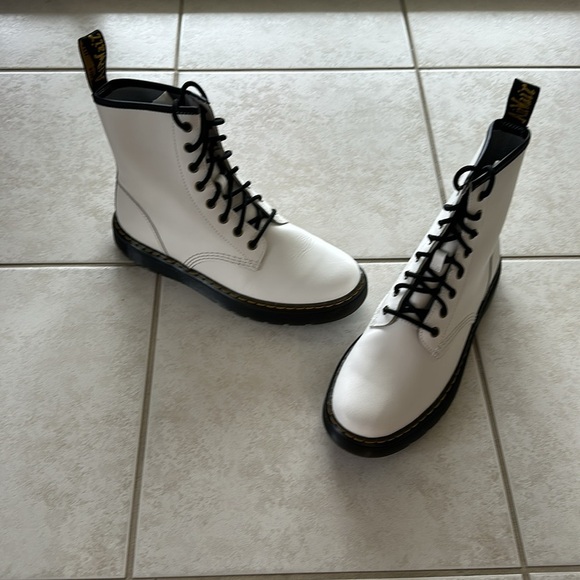 DR. MARTENS Doc Marten’s Zavala 8-Eyelet White Leather Combat Boot, Size 10 - Picture 6 of 10